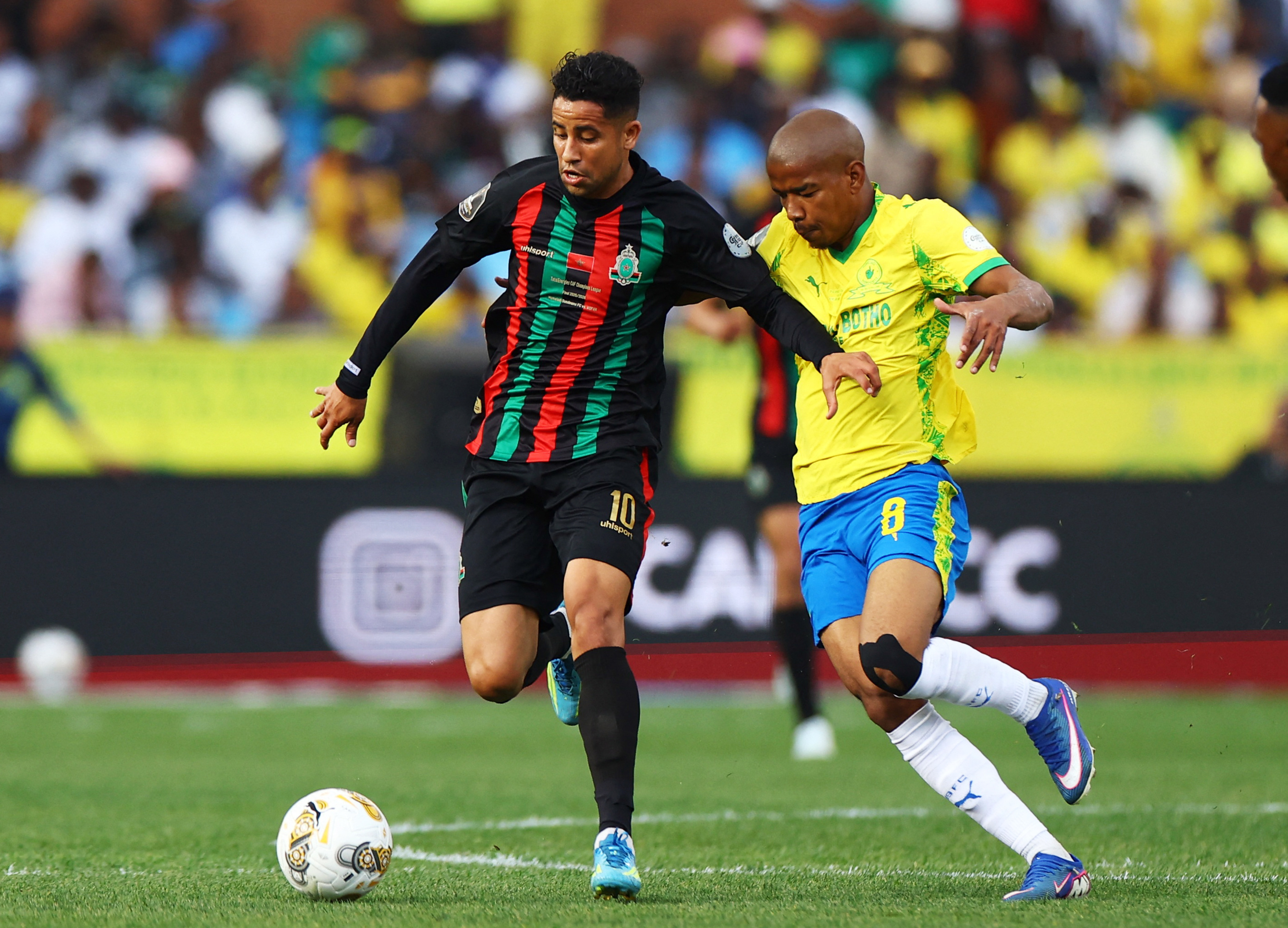 Ligue des Champions de la CAF : Mamelodi Sundowns prend les devants lors de la finale aller contre l'AS FAR Rabat