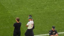 Llorente con una camiseta antes de su despedida en el Metropolitano | Atlético de Madrid - Girona