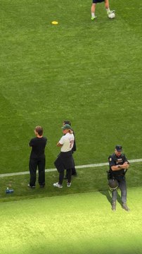 Llorente con una camiseta antes de su despedida en el Metropolitano | Atlético de Madrid - Girona