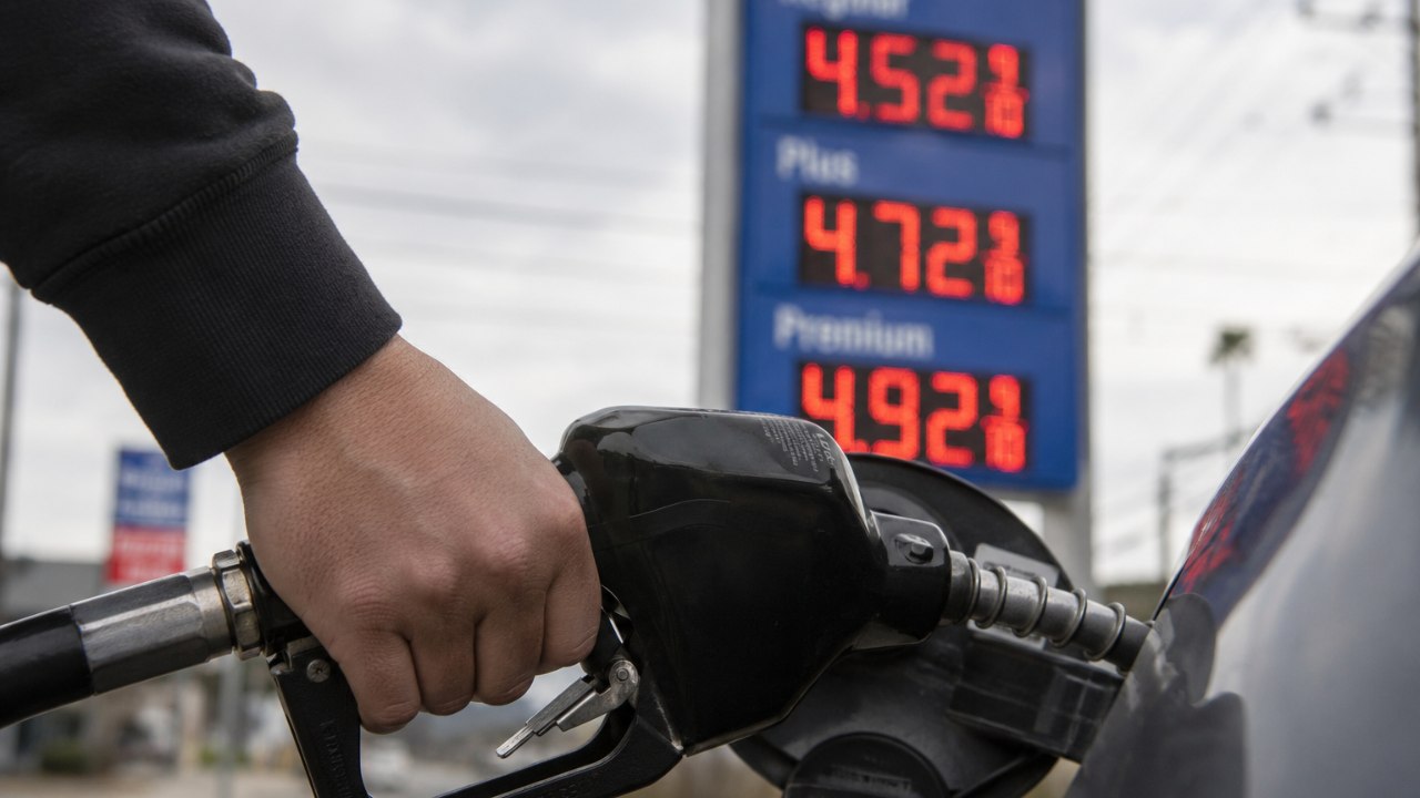 Nationwide Gas Prices Reach $4.52 Amid Iran Conflict