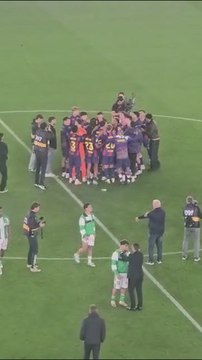 Manteo y pasillo a Lewandowski en su despedida del Barça