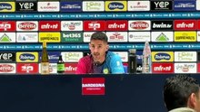 Cagliari, la festa esplode in sala stampa: gavettone in diretta per Alessandro Deiola