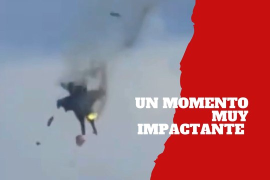 Dos aviones de guerra chocan en pleno vuelo durante exhibición aérea en Estados Unidos