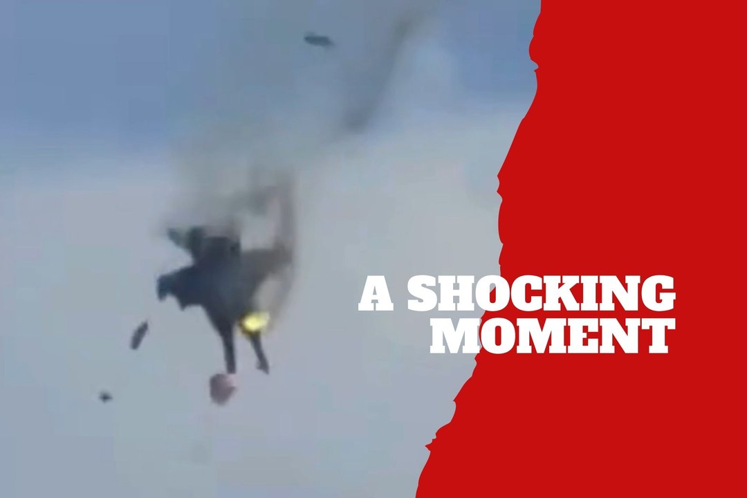 Two warplanes collide midair during air show in the United States