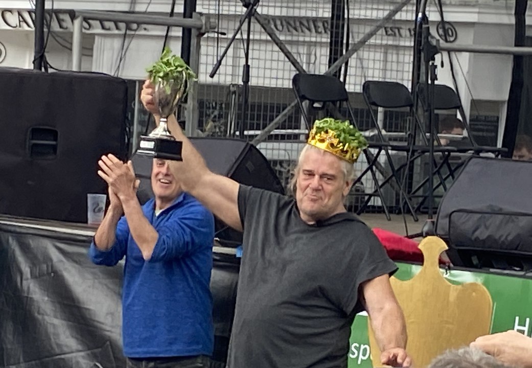 Glenn Walsh wins the World Watercress Eating Ch...