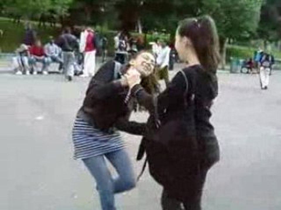 Baston dns la cour