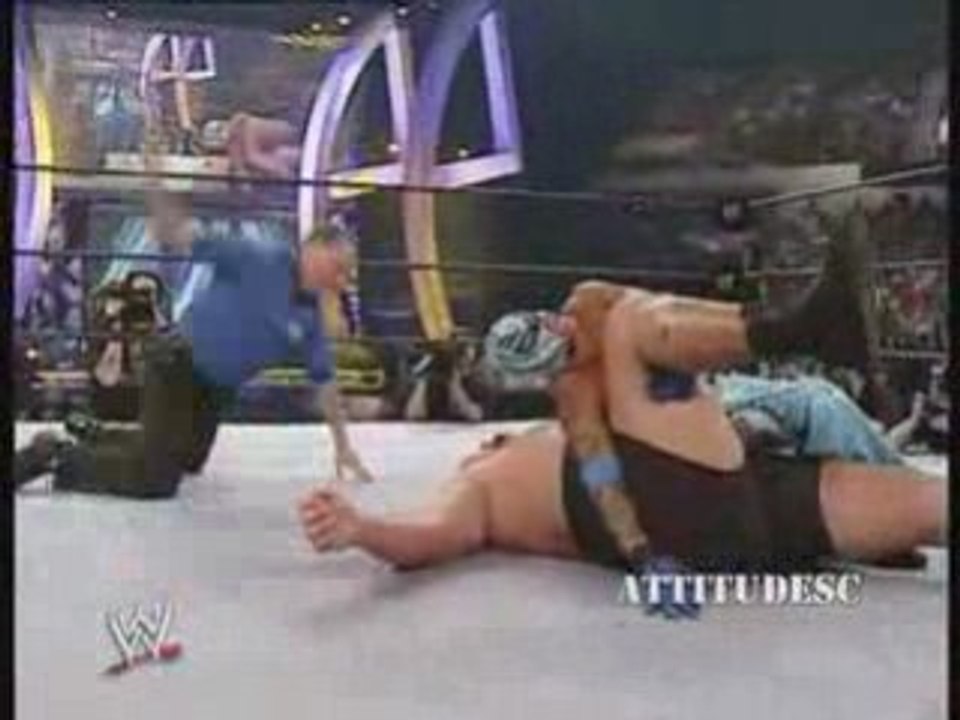 Big Show vs Rey Mysterio