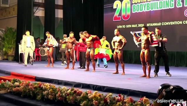 Myanmar, bodybuilder del Sud-est asiatico sfilano a Yangon