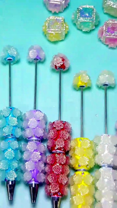 Beadable Clay Pen with Luminous Glitter Flower White Pearls