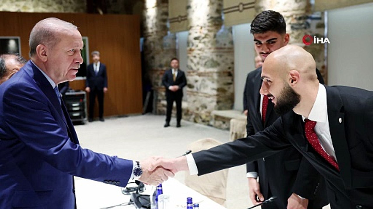 Cumhurbaşkanı Erdoğan, Galatasaray Futbol Takımı oyuncularını ve teknik heyetini kabul etti | Ajansspor | IHA