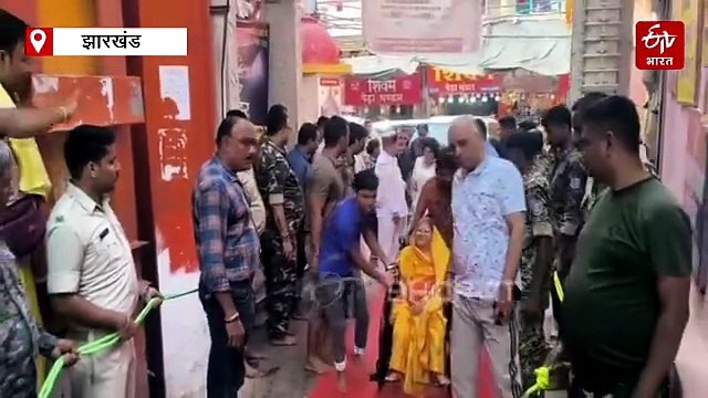 कर्नाटक के राज्यपाल थावर चंद गहलोत पहुंचे देवघर, परिवार संग बाबा बैद्यनाथ मंदिर में की पूजा