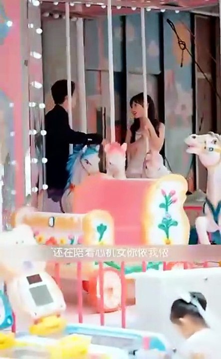 Building_Wooden_Log_Cabin_in_Forest_🌲🎈___Survival_House_Step_by_Step_22_#shorts(360p)(1)
