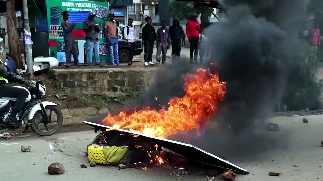 Kenya, gas lacrimogeni contro le proteste per l'aumento del prezzo del carburante
