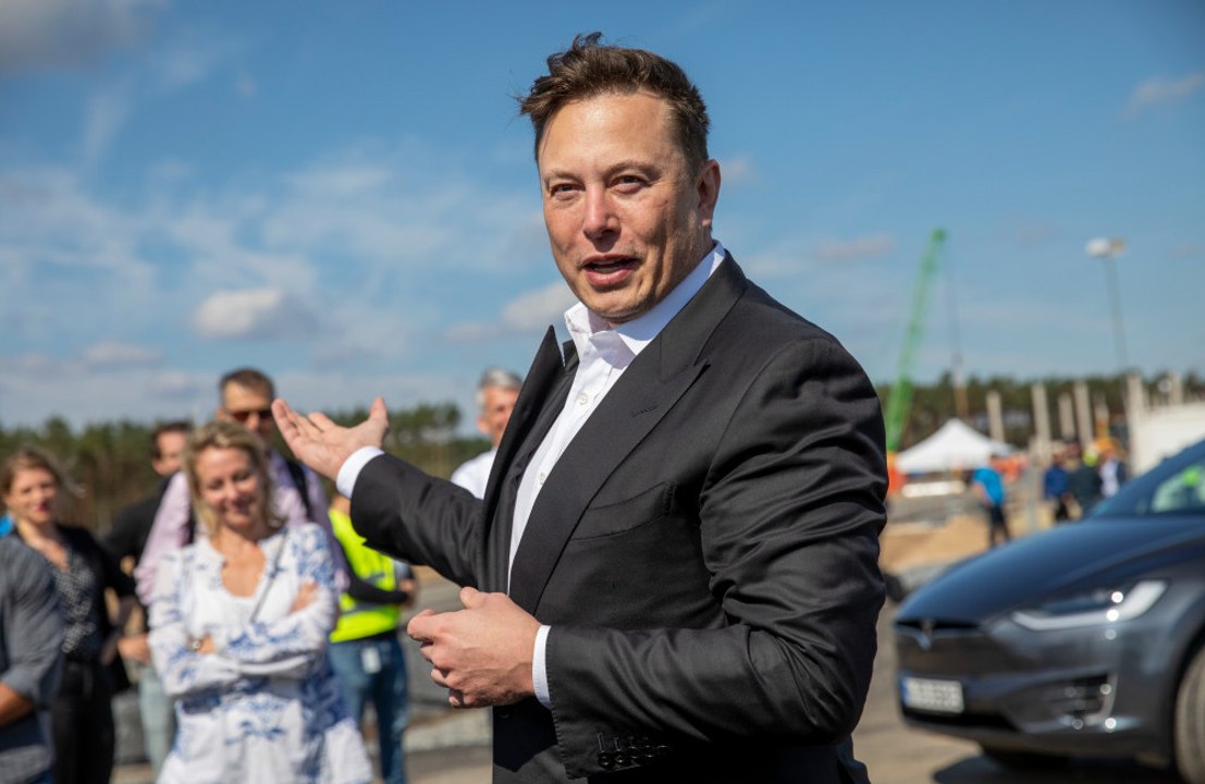 Elon Musk believes self-driving cars will become widespread in the US this year