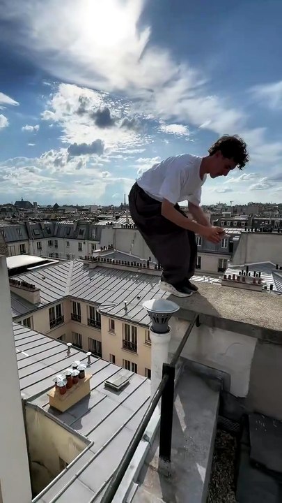 Mannequin challenge (version 2026)