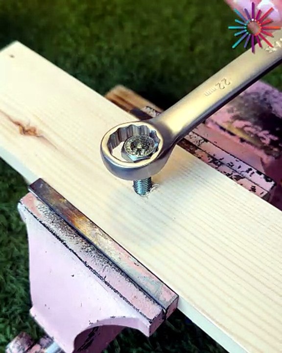 The ultimate stuck bolt hack🔧🔩