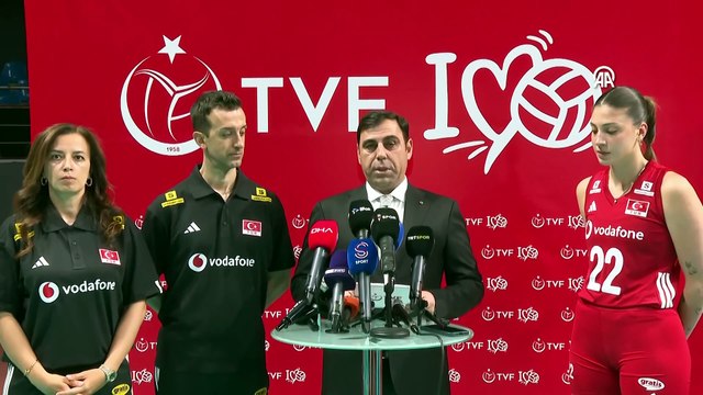 A Milli Kadın Voleybol Takımı, basın mensuplarıyla bir araya geldi | Ajansspor | AA