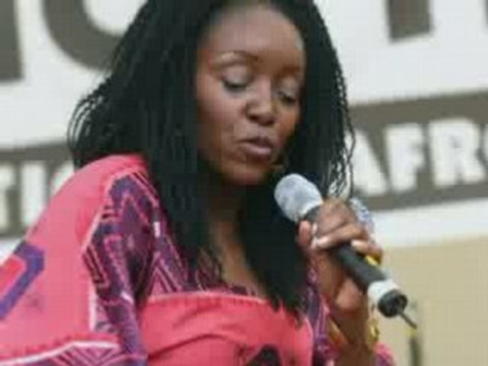 Kaïssa singing live "Alea So'