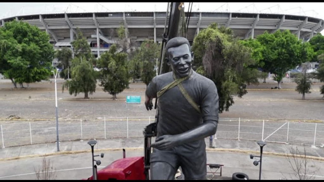 Monumento a Pelé leggenda del calcio brasiliano...