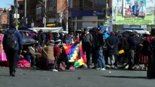 Aumentan los bloqueos de vías bolivianas en medio de pedidos de renuncia del presidente