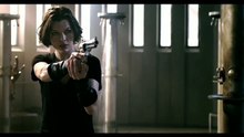 Resident Evil Afterlife ↭ R
