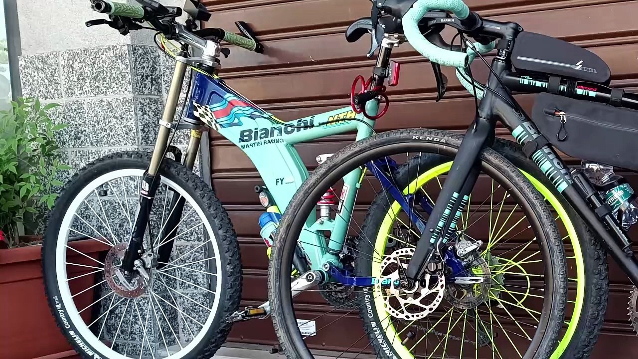 BIANCHI GRAVEL ALL ROAD YEAR 2026 Vs BIANCHI DOWNHILL FY 640 YEAR 2000