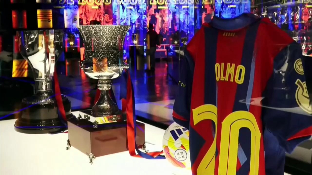 La Liga y la Supercopa ya lucen en el Museu del Barça