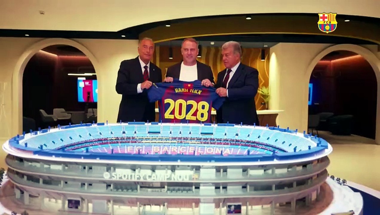 Flick renueva con el Barcelona hasta 2028, con otro año opcional