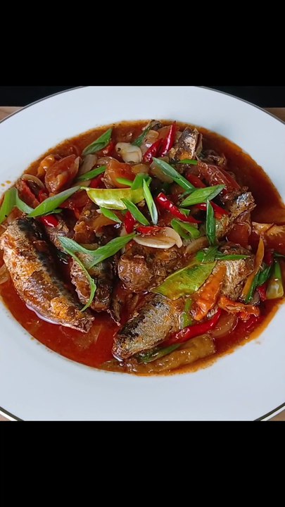 Sarden Kaleng Pedas Gurih dengan Bumbu Iris Segar, Kuah Kental Menggoda