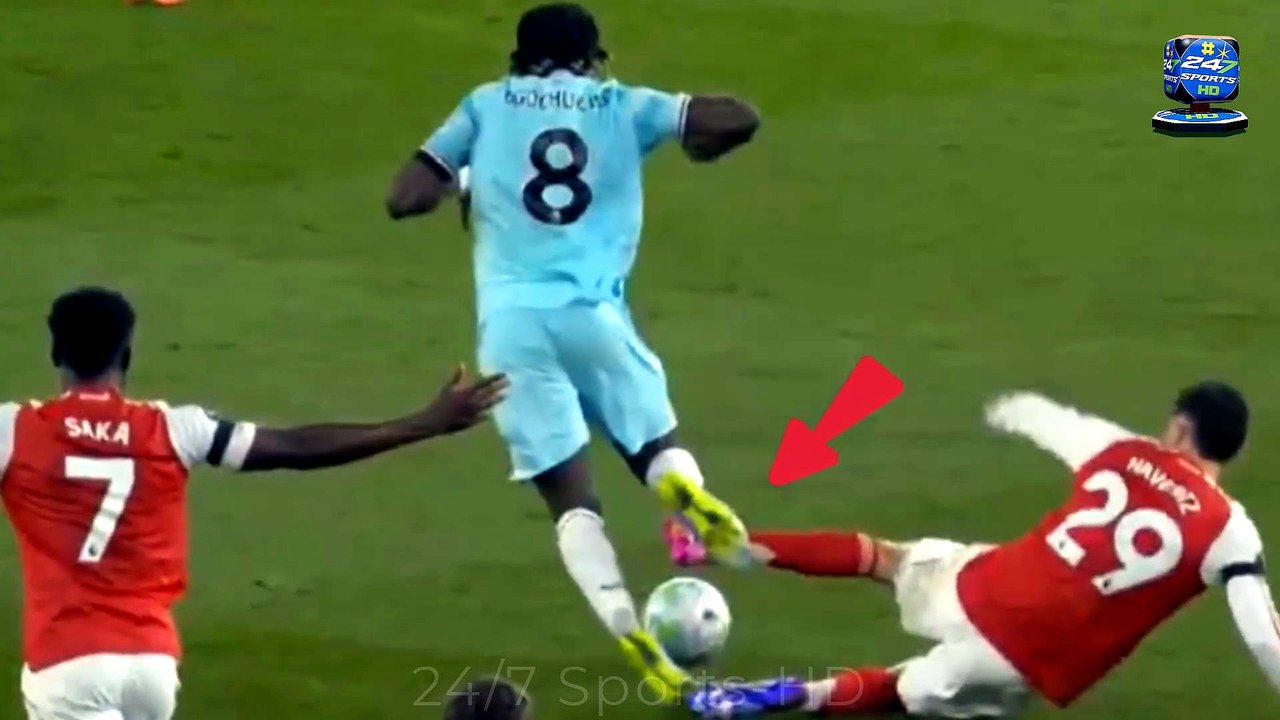 VAR CONTROVERSIALLY allowed Kai Havertz to ESCAPE RED CARD vs Burnley? Arsenal