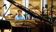 Concert pianist takes Melbourne Symphony Orchestra to court over political belief discrimination