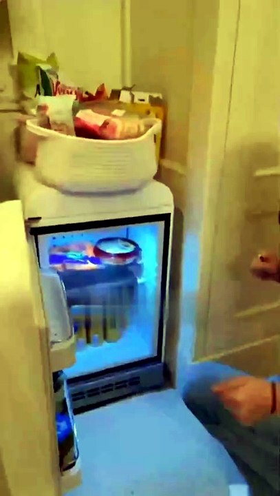 Girl Gives a Room Tour – Then Unexpectedly Shows This