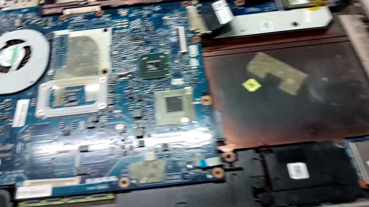 Charger light goes off when I plug it into the laptop