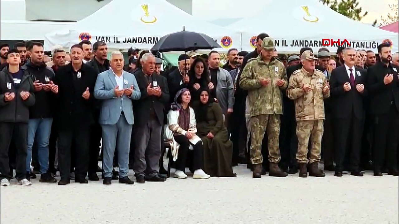 Şehit polis Koç için Van'da tören düzenlendi