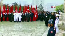 Bakan Osman Aşkın Bak, 19 Mayıs'ta 81 İlden gençlerle Anıtkabir'i ziyaret etti