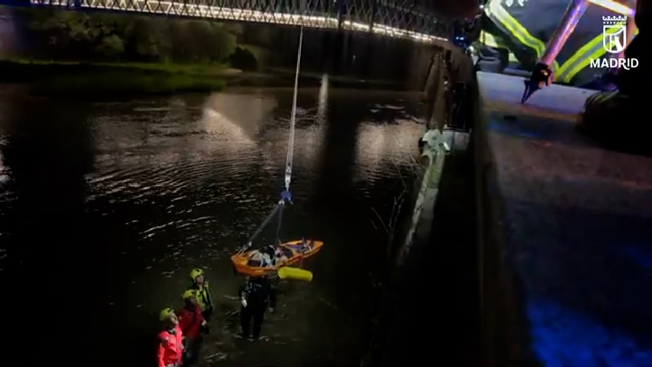 Una mujer en estado grave tras caerse al río Manzanares