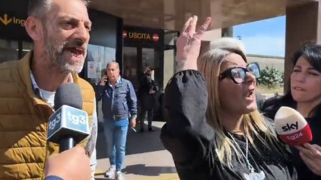 Processo per l'omicidio di Martina Carbonaro, la rabbia dei genitori