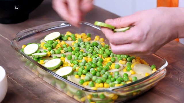 طريقة عمل طبقات البطاطا الحلوة المخبوزة بالكوسا