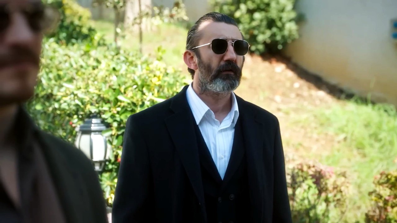 Eşref Tek, Ölü Yaşar'ın Ayağını Kaydırdı! Eşref Rüya 35 Bölüm