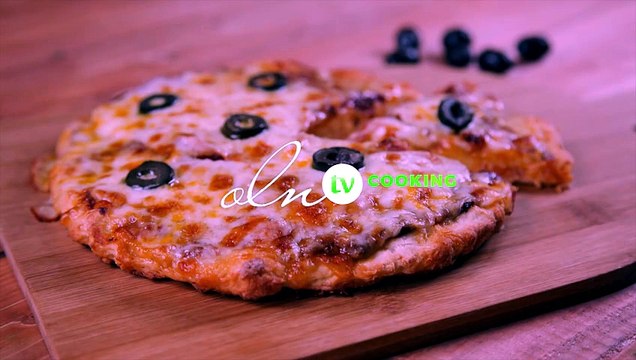 طريقة عمل عجينة بيتزا مذهلة بمكونين فقط