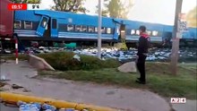 Brutal choque de una formación del tren San Martín con un camión