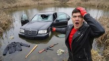 Encontramos un Mercedes de gánster abandonado en el pantano ¿Arrancará y podrá andar?
