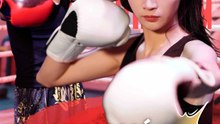 [doblado] Mi mamá es campeona de boxeo en Español