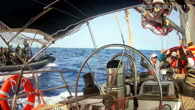 Spari dell'esercito israeliano contro le barche della Global Sumud Flotilla dirette a Gaza: il video dell?assalto in mare