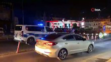 Kontrolden çıkan minibüs refüjdeki demirlere çarptı