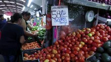 El precio de los alimentos se dispara y presiona a miles hacia la pobreza
