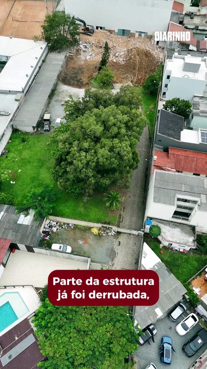 Edifício Irajá é demolido