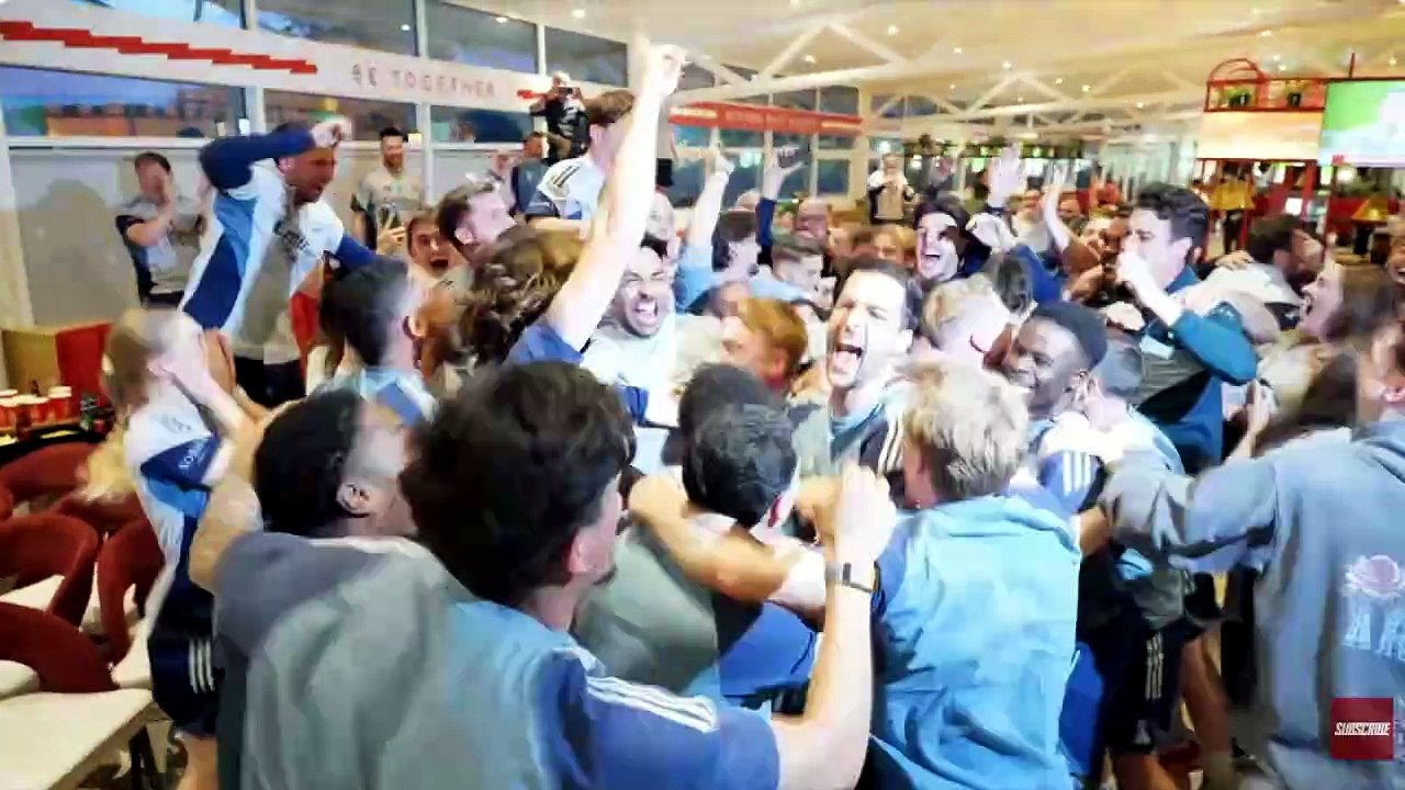 ARSENAL PLAYERS GO CRAZY AFTER WINNING THE PREMIER LEAGUE