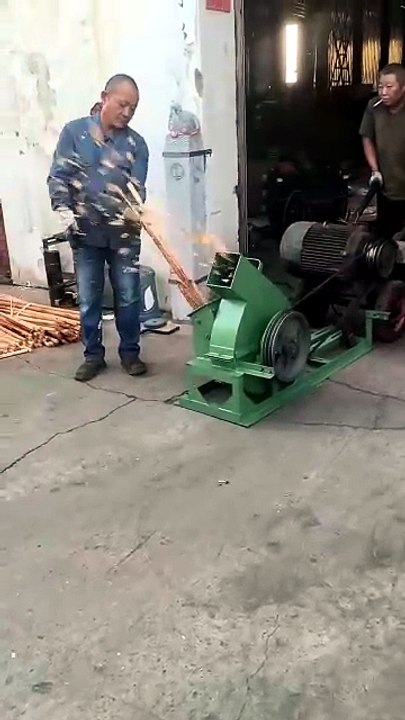 wood chipping machine