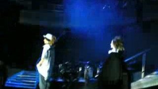 Tokio Hotel Bercy 09.03 Les twins arrivent
